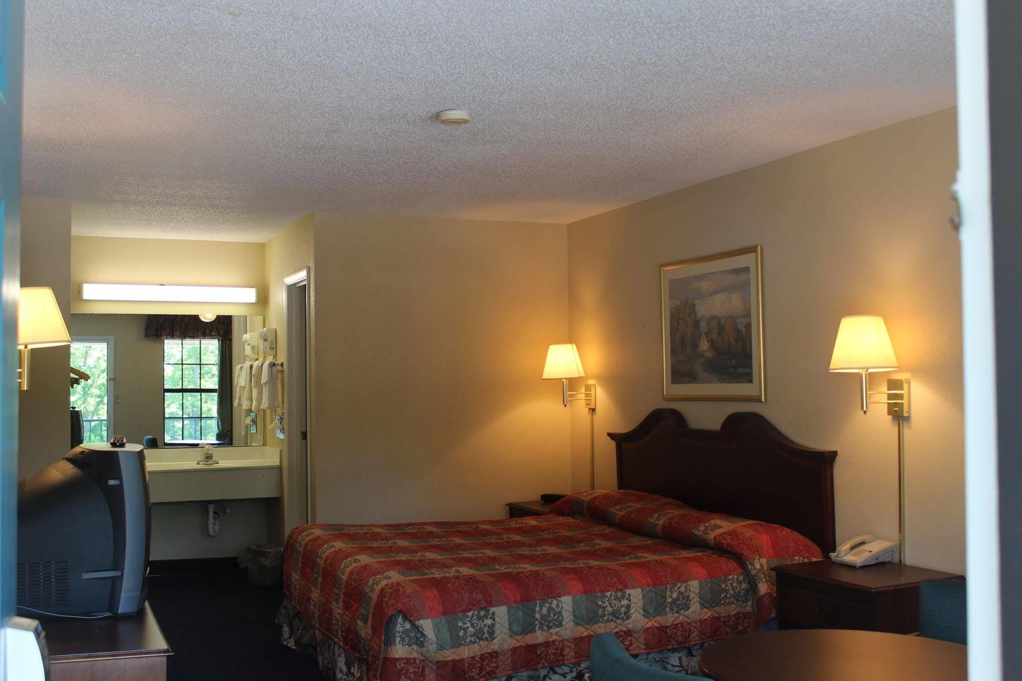 Deer Acres Inn Монро Экстерьер фото